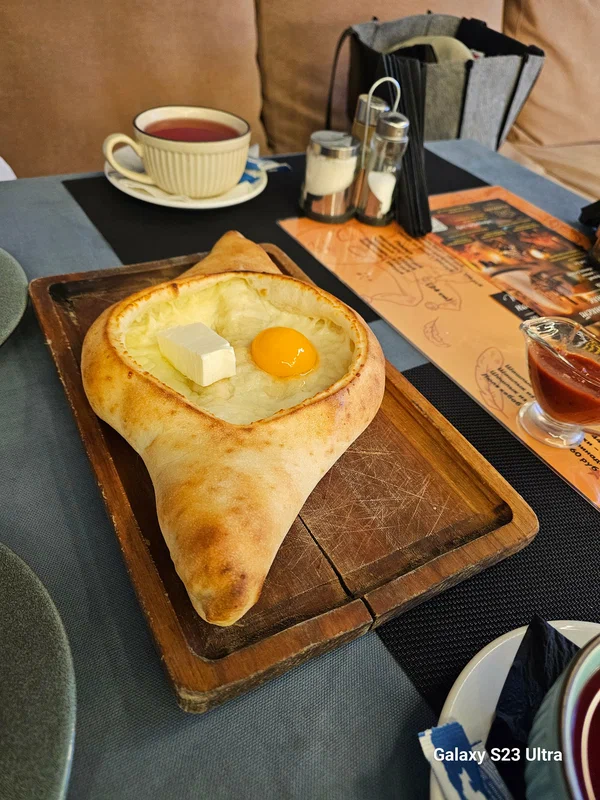 Хачапури по-аджарски